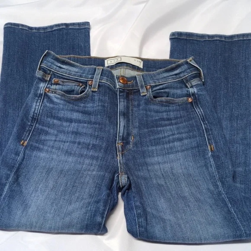 Ayr the Pop Jean in laid back wash size 26 $245 - Picture 6 of 11